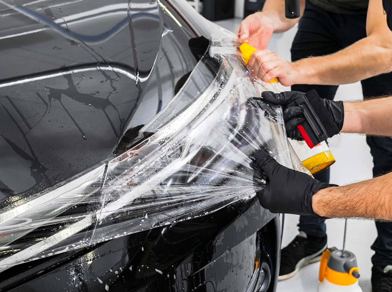How to apply paint protection film in the Dubai workshop